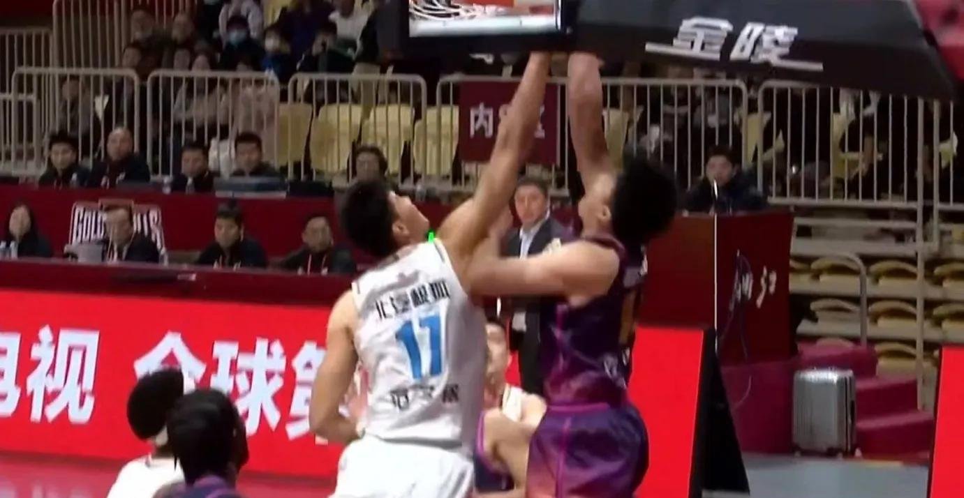 上海队爆冷击败浙江，挺进CBA半决赛
